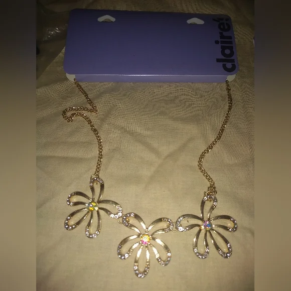 NWTs 4 Pieces of Jewelry, Two Pairs of Earrings, Two Necklaces, Claire's… - Picture 4 of 8